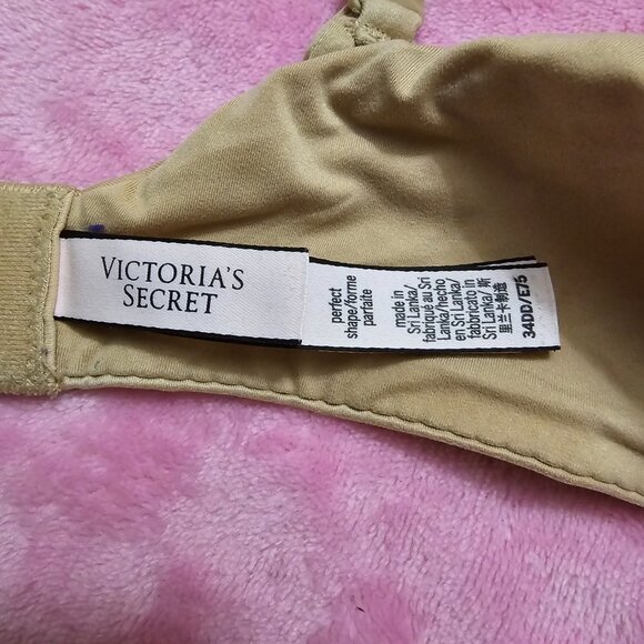 3 Victoria's Secret 34dd bras - Picture 10 of 11